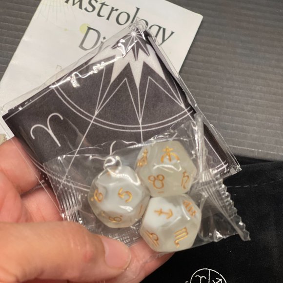 NWT Celestial Harmony Crystal & Smudge Gift Set with Astrology Dice - Picture 4 of 5